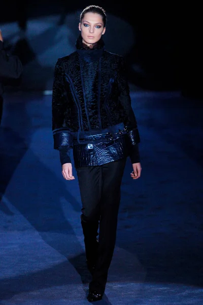 Look 3